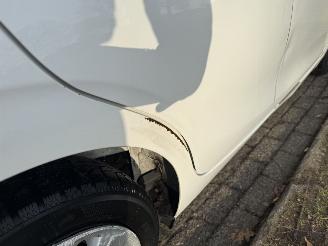 Peugeot 108  picture 18