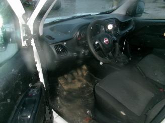 Fiat Doblo 1.6 D-Multijet SX picture 22