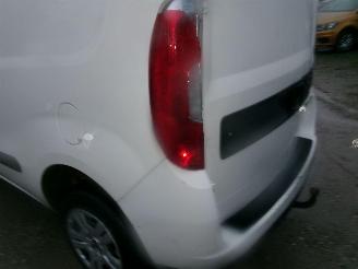 Fiat Doblo 1.6 D-Multijet SX picture 18