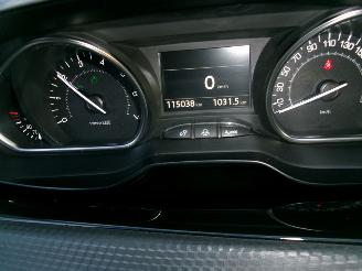 Peugeot 2008 1.2 Crossway picture 38