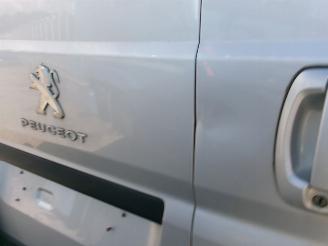 Peugeot Boxer 2.0 HDI Pack picture 14