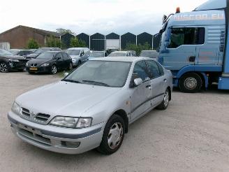 krockskadad bil auto Nissan Primera 1,6 SLX Sedan - Airco 1997/8