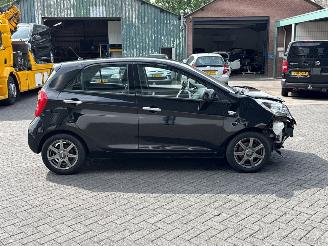 Kia Picanto 1.0 12V Hatchback  Benzine 998cc 49kW (67pk) FWD picture 6