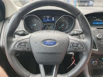 Ford Focus 1.5 Titanium picture 21