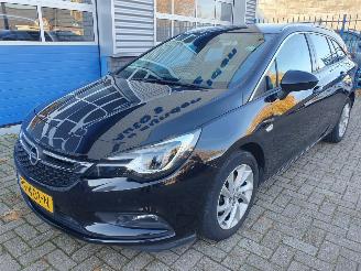 Damaged car Opel Astra SPORTS TOURER+ 1.6 CDTI Innovation 2017/9