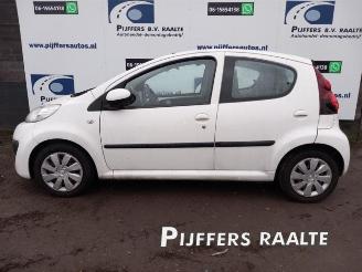 Peugeot 107 107, Hatchback, 2005 / 2014 1.0 12V picture 2