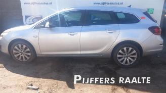 Opel Astra Astra J Sports Tourer (PD8/PE8/PF8), Combi, 2010 / 2015 1.4 Turbo 16V picture 1
