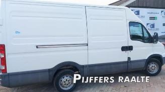 Uttjänta bilar auto Iveco Daily New Daily IV, Van, 2006 / 2011 35C13V, C13V/P, S13V, S13V/P 2010/4