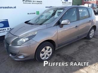 Vrakbiler auto Renault Scenic Scenic III (JZ), MPV, 2009 / 2016 1.5 dCi 105 2010/0