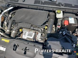 Peugeot 308 308 SW (L4/L9/LC/LJ/LR), Combi 5-drs, 2014 / 2021 1.2 12V e-THP PureTech 130 picture 17