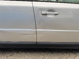 Volvo V-70 2.5 T   AUTOMAAT picture 10