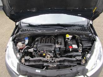 Peugeot 208 1.2 PURE TECH BLUE LION 5DRS picture 30