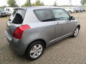 Suzuki Swift 1.3 Comfort picture 5