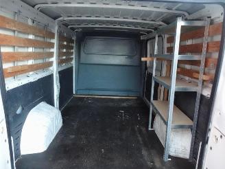 Peugeot Boxer 330 2.2 HDI L2H1 airco 3 zits picture 11