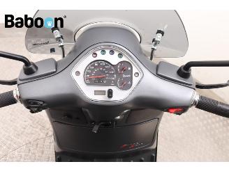 Vespa  GTS 300 I.E. picture 13