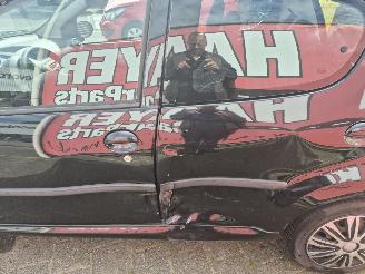 Peugeot 107 1.0 active AIRCO picture 5