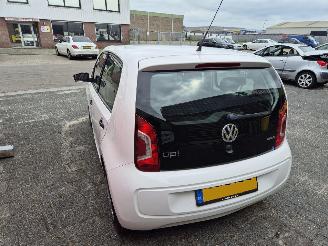 Volkswagen Up! 1.0 take up! BlueMotion picture 4