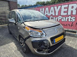 skadebil auto Citroën C3 picasso 1.6 vti exclusive 2009/10