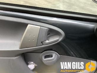 Toyota Aygo Aygo (B10), Hatchback, 2005 / 2014 1.0 12V VVT-i picture 16