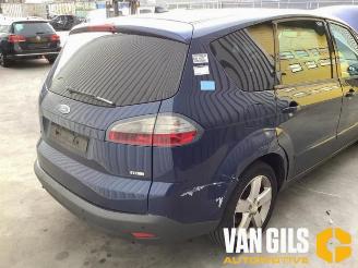Ford S-Max  picture 11