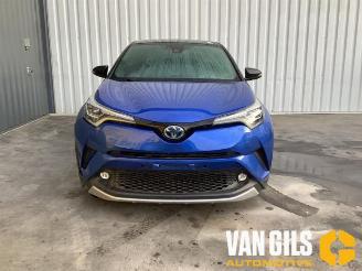 Salvage car Toyota C-HR C-HR (X1,X5), SUV, 2016 1.8 16V Hybrid 2017/7