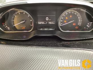 Peugeot 2008 2008 (CU), MPV, 2013 / 2019 1.2 12V e-THP PureTech 110 picture 19