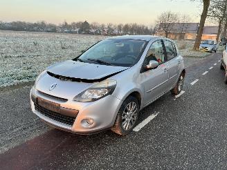 Renault Clio 1.2-16V TCe 100 picture 2