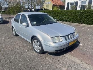 Vrakbiler auto Volkswagen Bora 2.0 1999/8