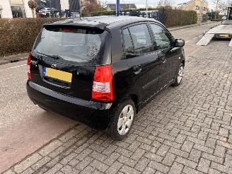 Kia Picanto 1.0-12V picture 3