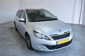 skadebil auto Peugeot 308 1.2 PureT.Blue L. Ex 2017/3