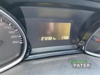 Peugeot 308 308 (L3/L8/LB/LH/LP), Hatchback 5-drs, 2013 / 2021 1.6 BlueHDi 120 picture 8