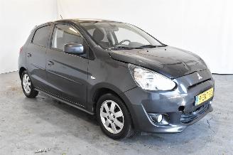 krockskadad bil auto Mitsubishi Space-star 1.0 Bright 2015/2