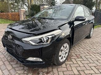 Voiture accidenté Hyundai I-20 1.2 HP i-Motion 2015/7
