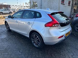 Volvo V-40 D2 2.0 clima/navi/velgen picture 4
