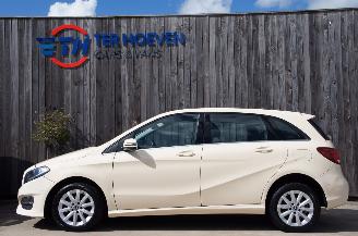 skadebil auto Mercedes B-klasse B180D Airco Navi Cruise Stoelverwarming BAK Kapot! 80KW Euro 6 2018/3