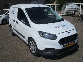 skadebil auto Ford Transit COURIER 1.5 TDCITrend Dura 1E Eig NAP 2023/1