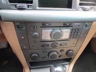 Opel Vectra STATION WAGON 2.2-16V Executive Aut picture 23