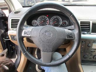 Opel Vectra STATION WAGON 2.2-16V Executive Aut picture 21