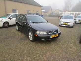 uszkodzony samochody osobowe Volvo V-40 1.8 Europa Nordic 2004/4