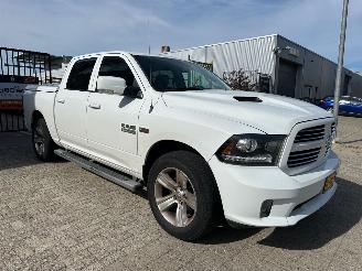 krockskadad bil bedrijf Dodge Ram 5.7 V8 4x4 Quad Cab 64 2013/2
