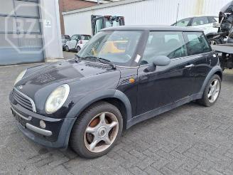 Coche siniestrado Mini One Mini One/Cooper (R50), Hatchback, 2001 / 2007 1.6 16V One 2002/5