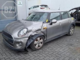 Coche siniestrado Mini One Mini (F55), Hatchback 5-drs, 2013 1.2 12V One 2018