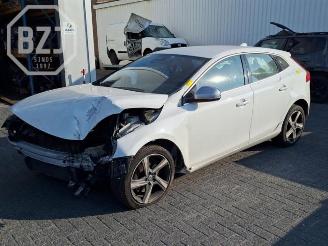 Coche siniestrado Volvo V-40 V40 (MV), Hatchback 5-drs, 2012 / 2019 1.6 T2 GTDi 16V 2014