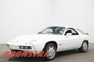 skadebil motor Porsche 928 928, Coupe, 1977 / 1995 4.7 S2 1986/10