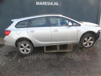 Opel Astra Astra J Sports Tourer (PD8/PE8/PF8), Combi, 2010 / 2015 1.4 16V ecoFLEX picture 3