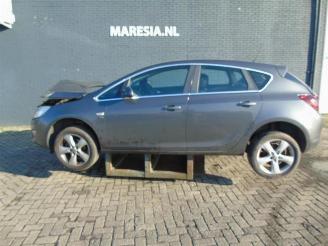Opel Astra Astra J (PC6/PD6/PE6/PF6), Hatchback 5-drs, 2009 / 2015 1.6 16V picture 3