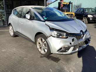 Renault Scenic 1.2 TCe Intens picture 3