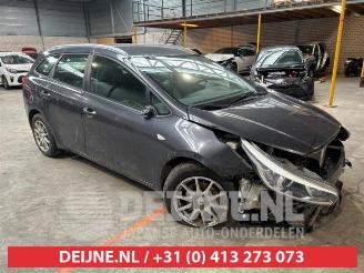 Vrakbiler auto Kia Cee d Cee'd Sportswagon (JDC5), Combi, 2012 / 2018 1.6 CRDi 16V VGT 2013/6