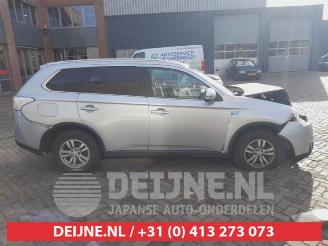 Mitsubishi Outlander Outlander (GF/GG), SUV, 2012 / 2022 2.0 16V PHEV 4x4 picture 8