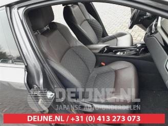 Toyota C-HR C-HR (X1,X5), SUV, 2016 1.8 16V Hybrid picture 18